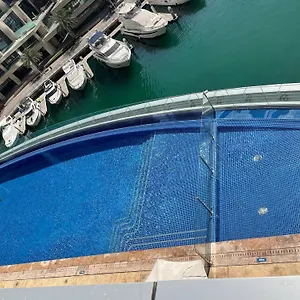 cayan-tower-luxury-apartment-with-see-views.dubaihotelsoffers.com/